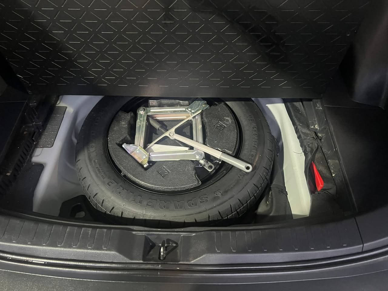 راف 4 للبيع فقط 
العنوان بغداد حي السلام 
فئة Le 
وارد خليجي
موديل 2025
***********
السعر  260 قابل للتفاوض
