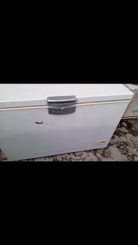 مجمدة كبيرة • للبيع