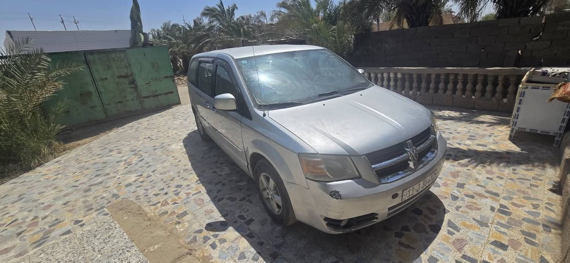 سلام عليكم
سيارة دوج كرفان موديل 2008

محرك 3800

بيبان كهربائي تبريد ثلاث  قطع السيارة وارد امريكي داخله كلين بدون حادث منضومه غاز 

رقم بغداد 

المكان ميسان حي الجامعة الثانيه

السعر 105 
***********
