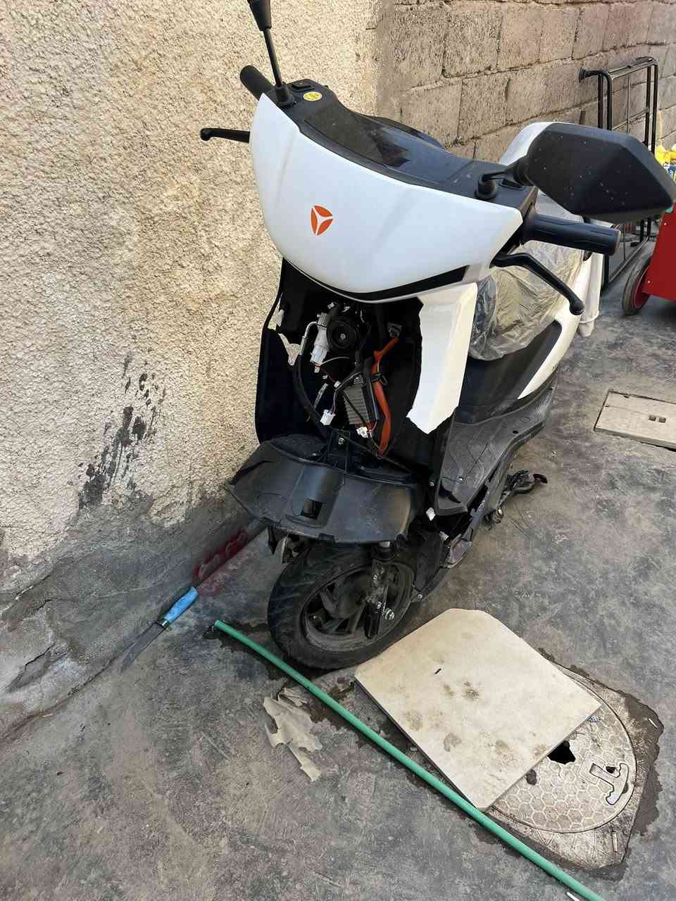 سلام عليكم دراجه جديده ما ماشيه بس اندعمت بيها وريد ابيعها سعرها ٦٠٠ وبيها مجال***********
