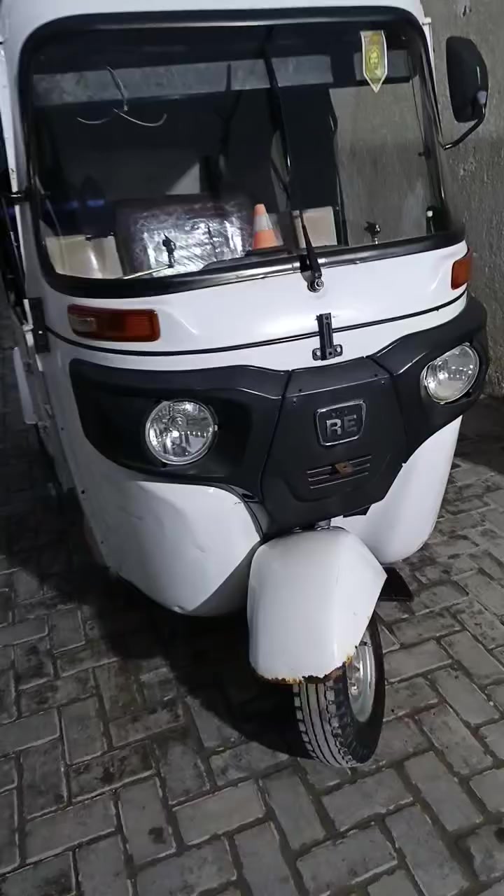 سلام عليكم تكتك 21 شهر 8 رقم أو سنويه بسمي التكتك خير من الله لا تنقيص ولا تبخير أو بيه ملاحظات موضحه بل مقطع شوف المقطع زين أو خابرني سعره 7,100 بيه مجال حك الجيه *********** بغداد سبع اقصور
