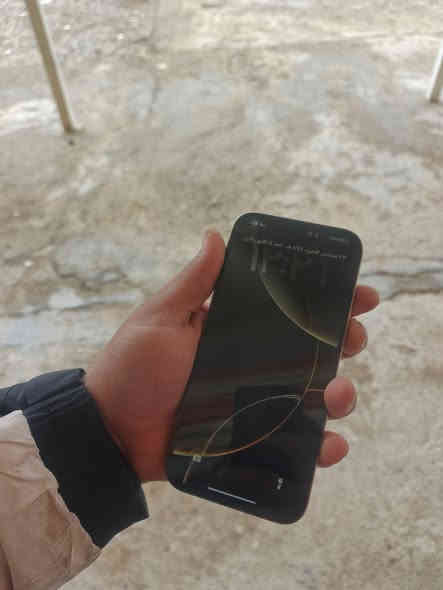 إيفون ١٦بروماكس شرق اوسط ماستر مع الملحقات
مبدل شاشة والكامرا الأمامية طلع بيها أشعار وورا فترة وكفت
ذاكرة ٢٥٦ بطارية ٩٦ بعده داخل الضمان 
موجودة وياه كارتونة فقط 
بيع أو مراوس إيفون فقط
سعر البيع ٧٩٠ ألف وبيه مجال بسيط 
ملاحظة الشاشة إلي بيه حلوة وألوانها ممتازة 
***********
