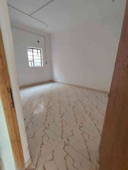 السلام عليكم.      بيت 200 متر.   بل سديناويه ابشارع المستوصف.    3غرف.    اوصاله وستقبال. اومطبخ اوحمامات.    سعر مناسب 55 اوبي مجال.      
          ***********
