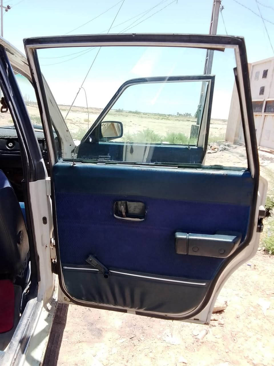 سلام عليكم للبيع فالفو 240 موديل 84 
مكينه وكير جدد اكسن جديد حدادية 75/100
دواخل تضيفه فرة جديده عوزه بس صبغه 
السعر 30 وبيها مجال 
***********
