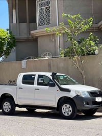 هالوکس یسترات • ٢٠١٤ • مكفول كفالة