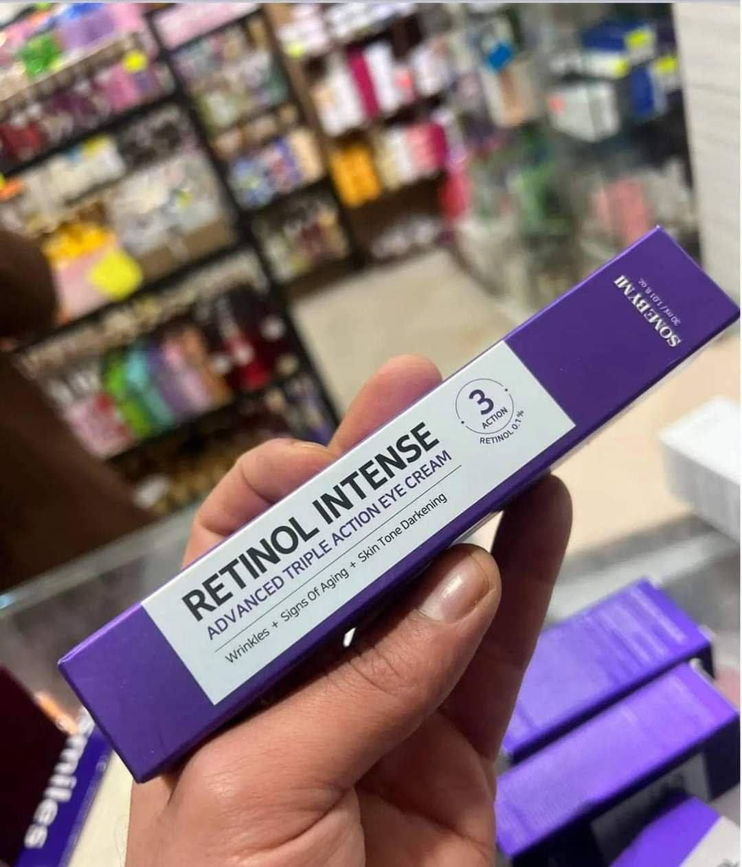🟪 𝐒𝐎𝐌𝐄 𝐁𝐘 𝐌𝐈
Retinol Intense Advanced
Triple Action Eye Cream🇰🇷

🟪كريم مصمم خصيصًا لمنطقة العين كريم بفاعلية ثلاثية لتحسين مظهر تجاعيد محيط العين، والهالات السوداء والخطوط الدقيقة وتلتطيف البشرة. 
يحتوي على تركيز فعال من مادة الريتينول المجددة لخلايا البشرة (0.1%). 🌕
يساعد على تحفيز انتاج الكولاجين في البشرة وتحسين مرونتها.يفتح لون البشرة الباهت لاحتوائه على مركبات النياسيناميد الجلوتاثيون وحمض الترانيكساميك.يحتوي على خليط من النباتات الكورية وحمض الهيالورونيك ليرطب البشرة ويمنحها مظهر أكثر حيوية وصحة

🟪الريتنول تحت العين:-

▪️تم اختباره وتركيبه من قبل أطباء الجلد علي مستوي العالم للتخلص من التجاعيد و الخطوط تحت العين

▪️يعمل على تحفيز إنتاج الكولاجين للحصول علي منطقة عيون ناعمه ومشرقه

✅علاج يستخدم مره ليلاً  
ينصح باستخدام مرطب بعد وقبل استخدم Retinol لعيون جميلة بدون تجاعيد 
#الأصلي المنشأ كوري🇰🇷💯✔️
السعر ١٥ الاف 
🚘يوجد خدمة توصيل لجميع محافظات العراق ٤ الاف🚘


**إذا كنت صاحب هذا الإعلان وتريد حذفه لأي سبب، رجاءا أرسل رسالة إلى الدعم الفني**
