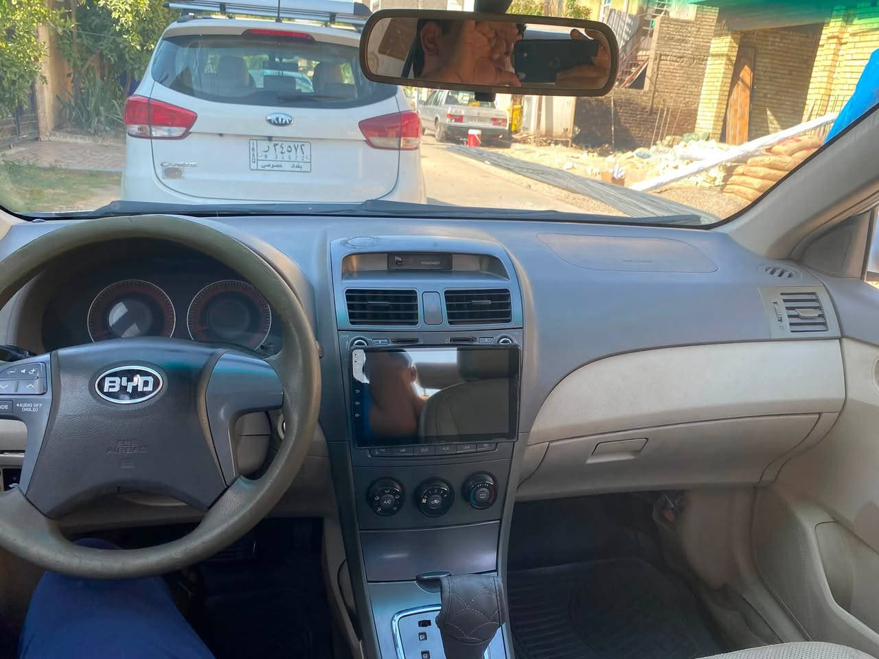 السلام عليكم BYD 2014 للبيع
السيارة بيها نقوصات بسيطة گير ومكينه كورلا نحلة فتحة سقف ومري كهرباء وتبريد شغال صدر امامي نص عمر والخلفي جديد  وهذا سونار السيارة كدامكم قبل ما اخذها واني سويت بيها حادث امامي سنويه باسمي تحويل ثاني يوم السيارة مكانها بغداد تفاصيل اكثر واستفسار ؏ الرقم ***********
