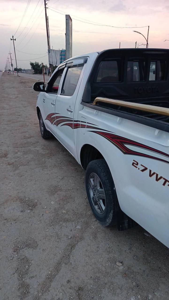 سلام عليكم 2014تماتيك بسمي سنويه لل2029السياره جاهزه من حداده تخم تاير تبريد دوشمه الف ماتخسر عليها السياره ضربته قماره كير مكينه كفاله اتصل وبلخدمه ***********
