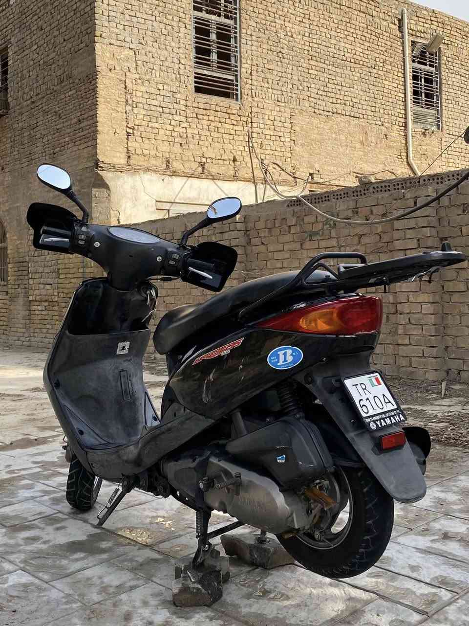 السلام عليكم شباب للبيع دراجة بريز لايت عالي كابريتة  مناقصها شي الدراجه نضيفة والمكينه مملعوب بيها دهن لكمولي  كل ١٥ يوم ابدل شوف  الدراجة بعينك وكلبها وجيب فيتر وياك عجبتك واتفقنا شايف الف خير معجبتك كلي خويه معجبتني  براحتك واني الممنون مكاني الحرية او ساحة عدن سعرها ٨٥٠ وبيها مجال وهذا رقمي ***********
