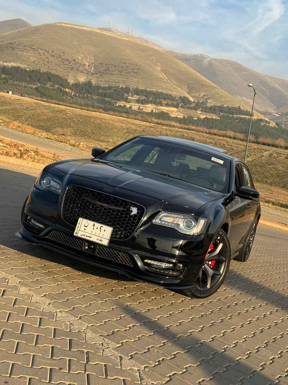 وكاله هارلم ضمان 3 سنوات او 60 كيلو
رقم مميز بغداد 9020
ماشيه 5ألف مايل زيروو 
كرايسلر 300S فول مواصفات 1/1. 
الموديل 2023. (خليجي) . 
المحرك : V6 . 3.6L . 
لون اسود ملكي 
المواصفات :
*  پانوراما . 
*رادار امامي
*حساس خروج عن المسار 
*قياده ذكيه
* مصابيح امامية زنون مع LED . 
* ويل قياس 20 أنج . 
* حساسات  . 
* شاشه كبيرة مع نظام ملاحة نفكيشن GPS .
* سستم صوت الپاين مع سماعات بريميوم مع دمام.
* مقصورة الركاب من الجلد الفاخر 
* مقاعد أمامية كهربائية عدد 2 . 
* ذاكرة لحفظ وضعيات الجلوس (ميموري) . 
* مقاعد أمامية تبريد وتدفئة . 
* مقاعد خلفية تدفئة . 
* تشغيل عن بعد . 
* ستيرن كهربائي . 
* تدفئة ستيرن . 
* محدد سرعة . 
* تلفون بلوتوث . 
* كاميرا خلفية .
* مرايا متحسسة للاضاءة العالية .
* كير شفتر بالستيرن . 
* دخول ذكي (بصمة) .
كفاله عامه
مكان السياره جكوك
الاتصال *********** 
السعر 41000$
