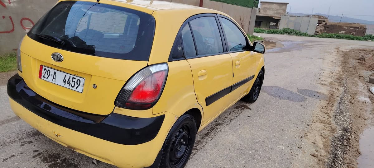 السلام عليكم كيه ريو موديل 9 بيها  معجون السياره يرادلها صبغ محرك صارلي 4 ايام شديتو مال كصه السياره حلوه تواير نضيفه رقم واصط مشروع وطني بسمي شرط التحويل هيئه غرامات صفر السعر 68 بيها مجال قليل اتصل ودلل ***********  ***********
