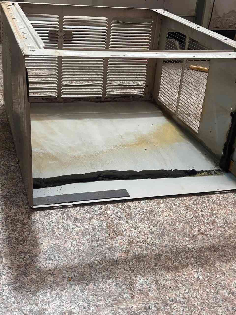 مكيف جنرال ٢طن للبيع شغال شرط الفحل بس مرات يجمد فقط تجي وتشوفه بعينك
السعر ٢٠٠ قفل 
العنوان ذي قار مركز
***********
