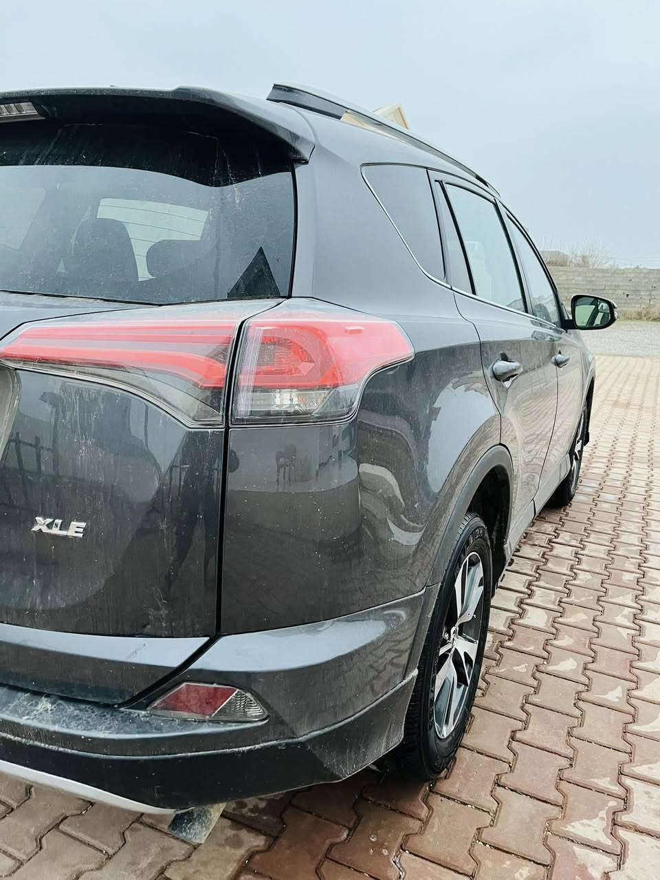 راف فور 2017 رقم سليمانية مواصفات Xle  فتحه سقف تحكمات شاشه جبيره اشاير بالمري ويل كروم تايرات اربعه جديد بيها 4 قطع سرقه بونيد والجاملقات الاماميه وباب السائق بدون دواخل مكانها قضاء الحويجة السعر 148 وبيها مجال قليل /// ***********
