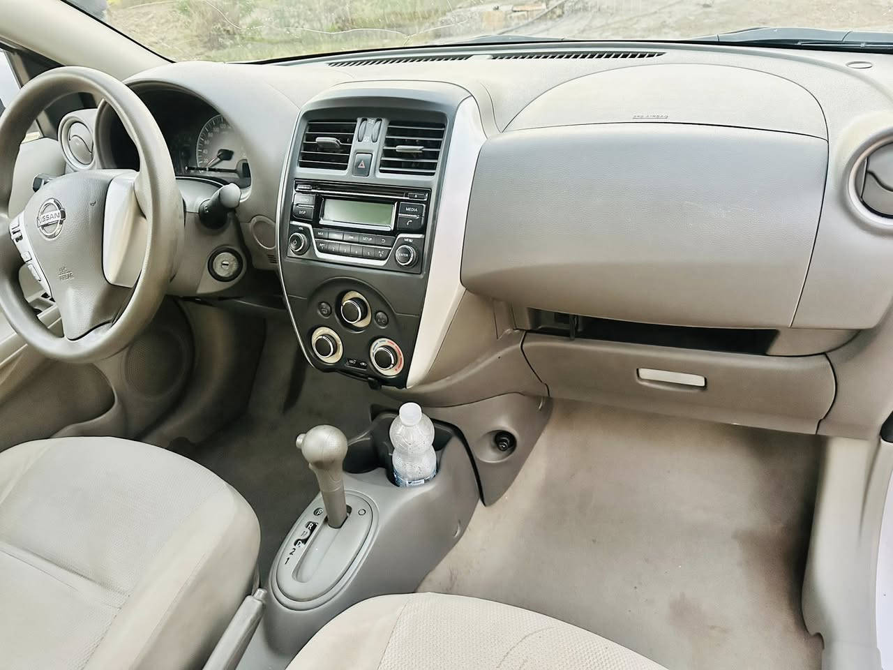 نيسان سني للبيع موديل 2018 ام البليته الزركه المرغوب مكفوله ماعدبارد بسيط رقم اربيل بس شركه سنويه ساقطه جاهزه مابيهه اي نقص
تخم تاير حداديه
تبريد تدفه 
جام اوتو باتري جديد 
ماشيه 134
مكان حله 
سعر 95 وبيهه مجال 
***********
