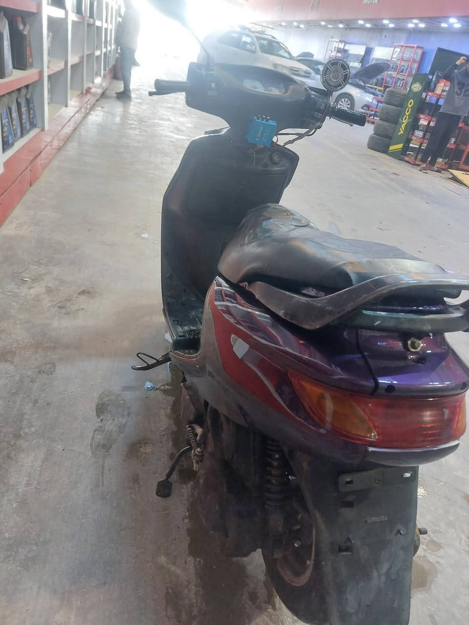 السلام عليكم للبيع دراجه فراشه مكينه ما مفتوحه دراجه كفاله كهربائيات كلها شغاله كيج بازين سرعه لايت بك لايت ام بي ثري هورنات دراجه جاهزه سعر 450 بيها مجال للشراي مكاني ديوانية تقيه الثالثه قرب جسرالنجف رقم ***********
