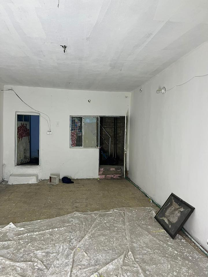 بيت نظيف للايجار 90 متر في الملحانية
كراج صغير غرفتين ومطبخ وحمام 
عائلة صغيرة
السعر 350
للاستفسار مراسة الرقم 
***********
