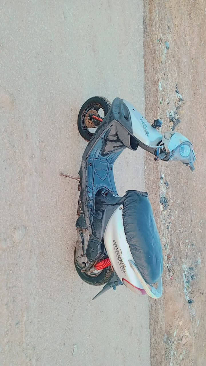 سلام عليكم دراجه ماكس قردة نص مكينه جديده دراجه خير من الله ماناقصها شي ب٤٥٠ وبيها مجال ***********
