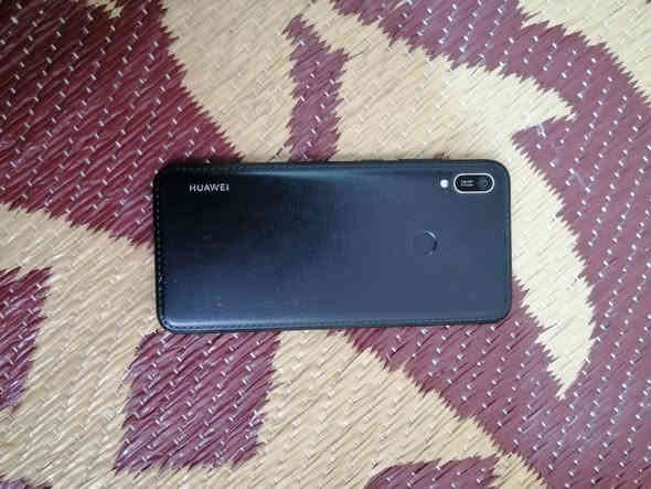 السلام عليكم اخوان للبيع جهاز يفيد للاتصال او تصفح خفيف اذا تصفح قوي تعليك يصير بي مثلاً تيك توك يعلك كلشي مابي بس هذا الفطر الناعم الي بل شاشه بس ابد مامأثر على الشاشه الشريحه شغاله الكامرات شغالات السمعات شغالات البصمه شغاله الجهاز كلشي ما ويا سعره 50الف بي مجال للشراي 
مكاني بصره صبخة العرب 
رقم*********** البصرة
