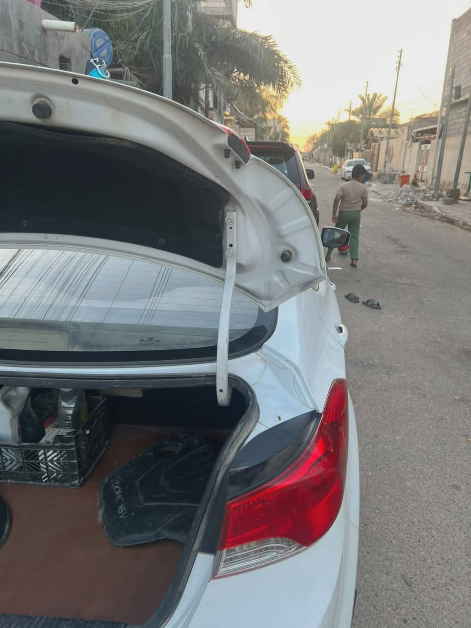 السلام عليكم 
الانتره 13 خليجي 
رقم بصره سنويه ورقم جدد لل30 
كير مكينه تبريد كفاله 
بيه بنيد مرشوش وجاملغ كدام مبدل 
مكاني بصره 
رقم الهاتف ***********
السعر 93
