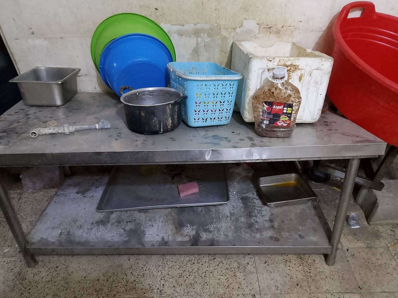 السلام عليكم شباب حايل ميوزه والكراسي للبيع الاغراض للبيع الشراي تخلي خاص بخير ويدلل ورقمي موجود هذا ***********
