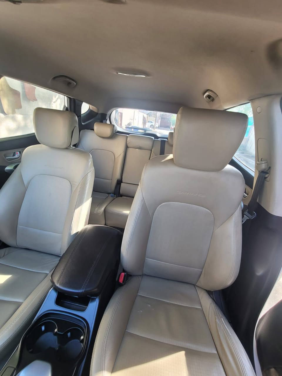 السلام عليكم للبيع فقط
سنتافيا 2015 خليجي رقم بغداد 
بسمي تحويل ثاني يوم 
السيارة مكفولة من الضربة والصبغ
محرك + كير مكفولات
4 سلندر  2400 دوش
7 راكب 
3 قطع تبريد 
مقاعد جلد  
شاشة كبيرة
تحكم ستيرن 
علمأ السيارة ماشية 140 كيلو 
السعر 160 وبيه مجال 
للاستفسار مكان السيارة بغداد/الدورة
***********
