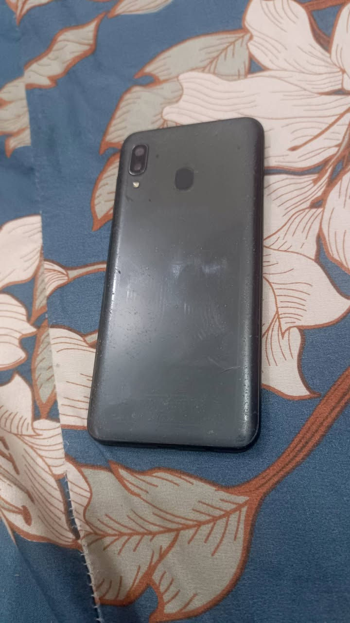 كلكسي a20s نظيف ولا مفتوح ولامصلح بي شي بس فطور قليله بل بلازمه وما مأثره ع لمس السعر60مكان كربلاء الحر للاتواصل اتفضل خاص.


**إذا كنت صاحب هذا الإعلان وتريد حذفه لأي سبب، رجاءا أرسل رسالة إلى الدعم الفني**