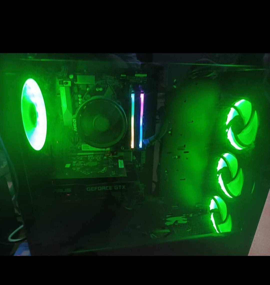 من رخصة الادمن تجميعه للبيع السعر550قفل مع لعبة GTA5أونلاين وفايف أم حياه واقعيه ترديها بدون الGTA5
++ بيها العاب مثل ريددت وفيفا 23 ودالتا فورس وعدة العاب 
مواصفات الشاشه نوعية تايكر 75هيرتز دقة 2k  
استجابة الشاشه 5ms
أنطيك وياها ماوس وكيبورد وكراتينها موجودات بس كارتونت الكيس مموجوده 
العنوان كربلاء حي النضال للستفسار خاص او واتساب 
***********
المواصفات بل صور
