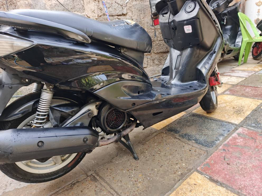 سلامة عليكم
دراجه سكنس نثيه البيع دراجه نضيفه وناعمة وكاملة بيها نواقص خفيفة  مثل ما بين بل صوره يحتج له  تاير امامي 
سعره 700 و بيه مجال ال شراي 
تواصل *********** بغداد, العراق
