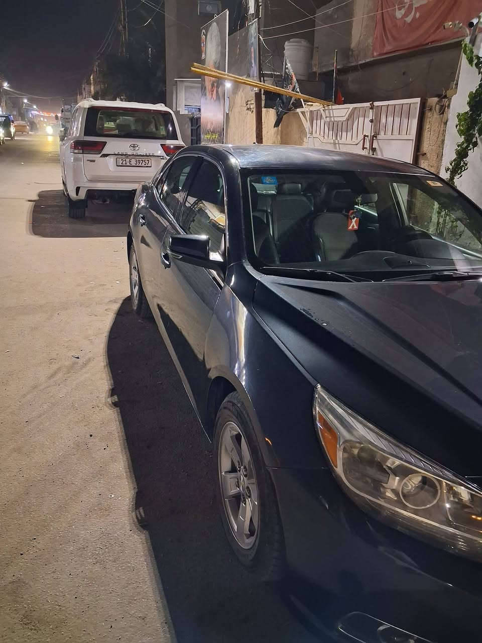 سلام عليكم
ماليبو ٢٠١٤ وارد امريكي بيها ٣ قطع 
صدر نص عمر تبريد كمبريسر بي ضعف لكن شغال بالمشي يثلج 
سياره ناعمه كلش بالمشي ٨٥ وبيها مجال لشراي   بغداد بسمي سنويه سنه ٣١ وهزه قبل شهرين سويتها 
الاتصال على ***********
