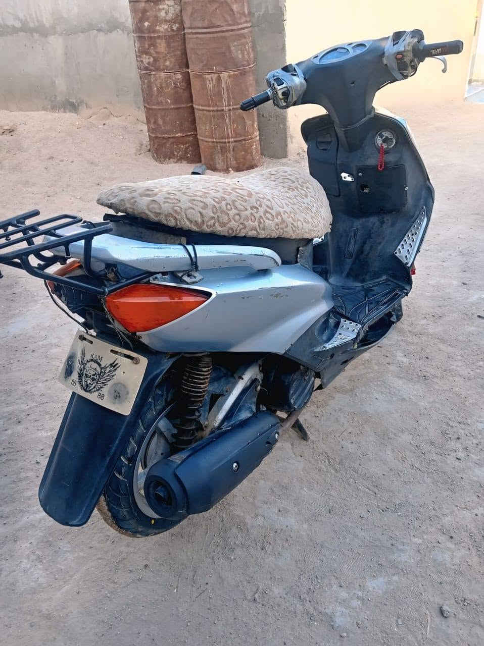 سلام عليكم عندي درجة بنزين دراجه سكنس  عنوان بصره زبير سعر 350بيه ماجل طيبين ***********
