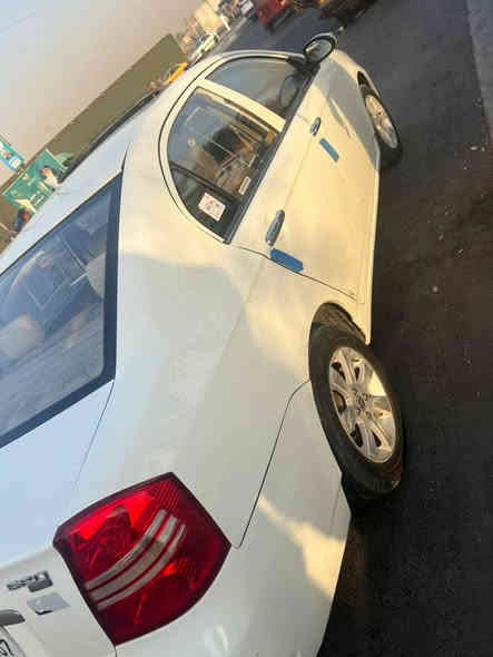 بيع سياره ليفان للبيع موديل 13رقم بغداد بسمي سعر ٥٠ وبيهه مجال بصيط لشراي ***********
