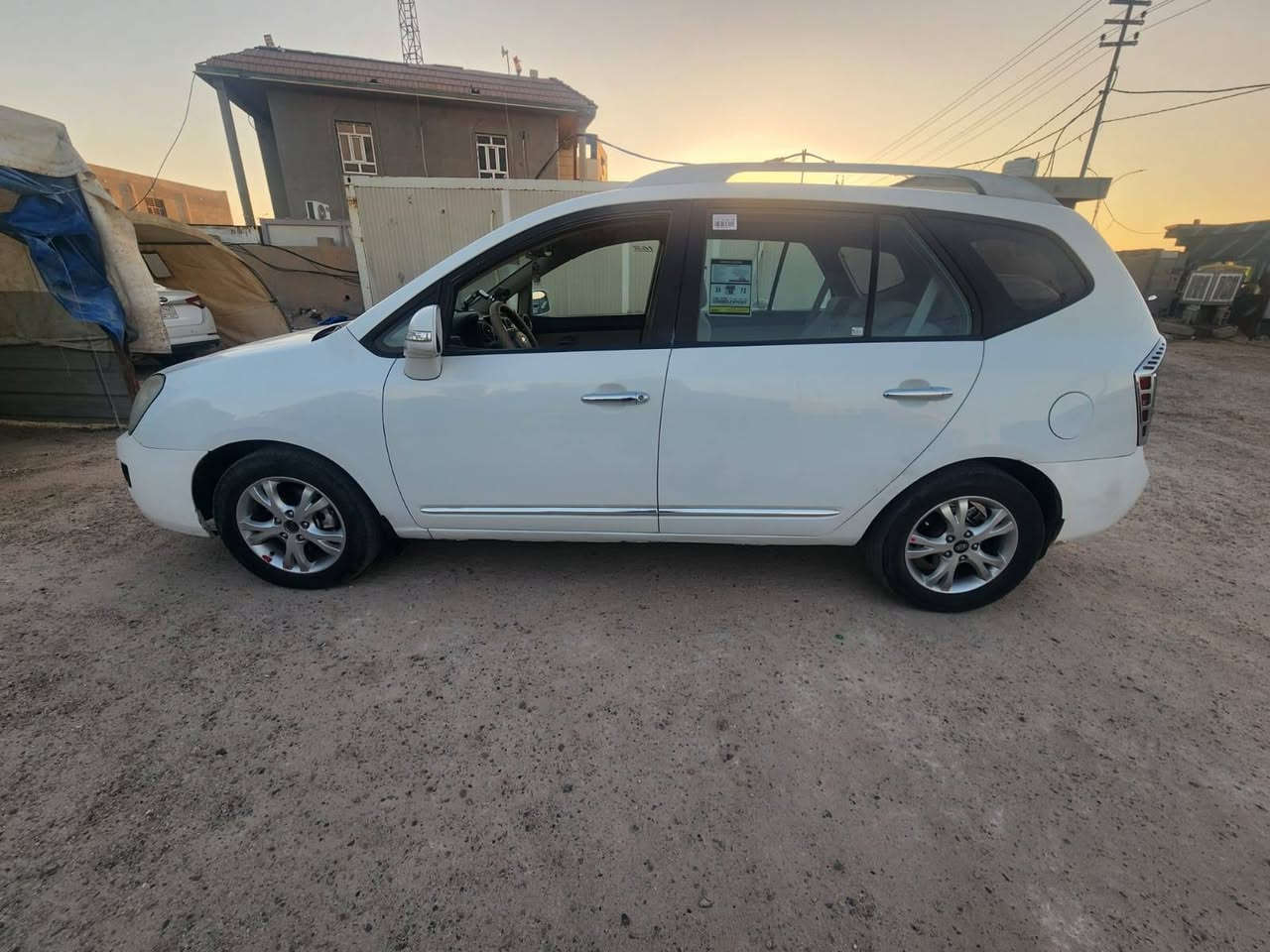 كارنزا ٧ راكب خليجي محرك  ٤ موديل ٢٠١١
عندي بيها وكالة عامة تحويل ثاني يوم  والارقام اربيل بيها بنيد مفتوح اثناء القيادة باب السائق صبغ صبغ چاملغ يمين  رصعات مكان السيارة عامرية الفلوجة سعرها ١١٠٠٠ $ وبيها مجال الاتصال ***********
