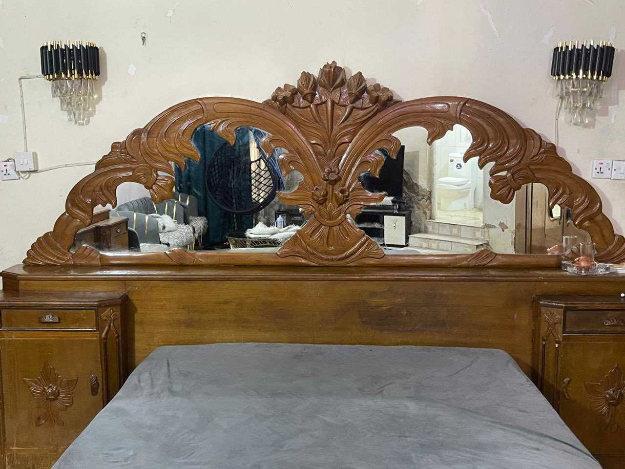 غرفه البيع السعر 1500 رقم ***********
