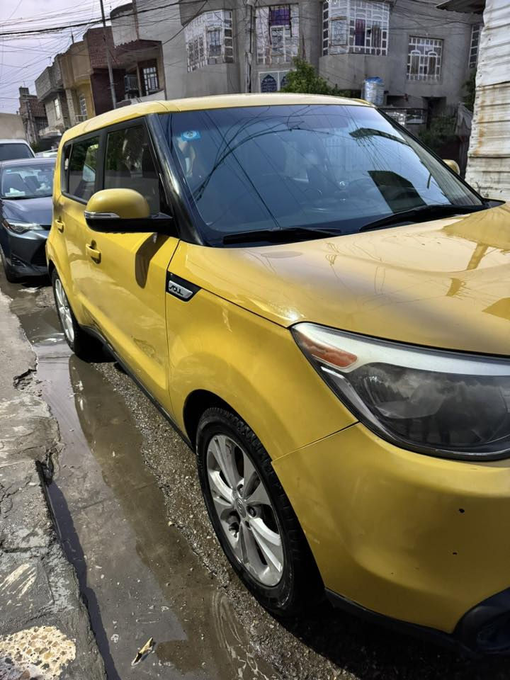 السلام عليكم 
كيا صول موديل 2014 وارد امريكي حادثها جاملغ خلفي راجع بارد مكينة 2000 GDI رقم بغداد باسمي تحويل ثاني يوم مكان السيارة بغداد تخم تايرات صدر امامي وخلفي جديد السيارة خير من الله الشراي يتصل خط او واتساب ‭0770 511 7063‬ السعر 110 وبيها مجال
