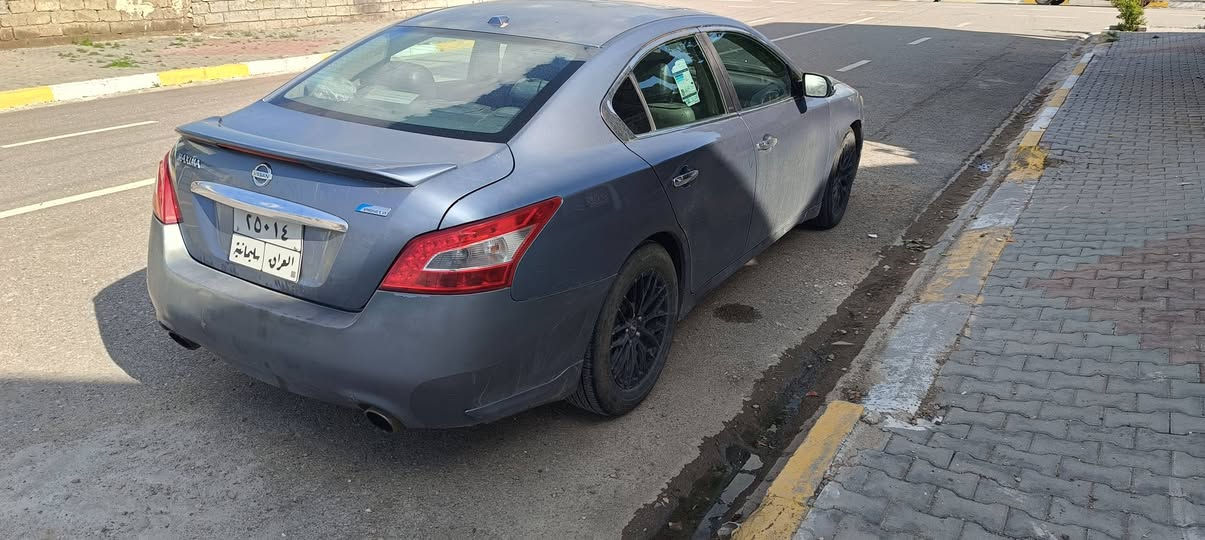 البيع أو المرواس حسب القناعه 
نيسان مكزما موديل 2011 رقم سليمانيه شرط التحويل محرك 6 سلندر 3500 بالشرط بدون عيب كير مبدل جديد مال كصه صدر تايرات كهربائيات كلها بالشرط بيها 3 قطع صبغ وبونيد مبدل بلاد والسونار موجود بالصور السعر 70 ورقه وبيها مجال مكان السياره دوز كركوك اتصال عالرقم ***********
