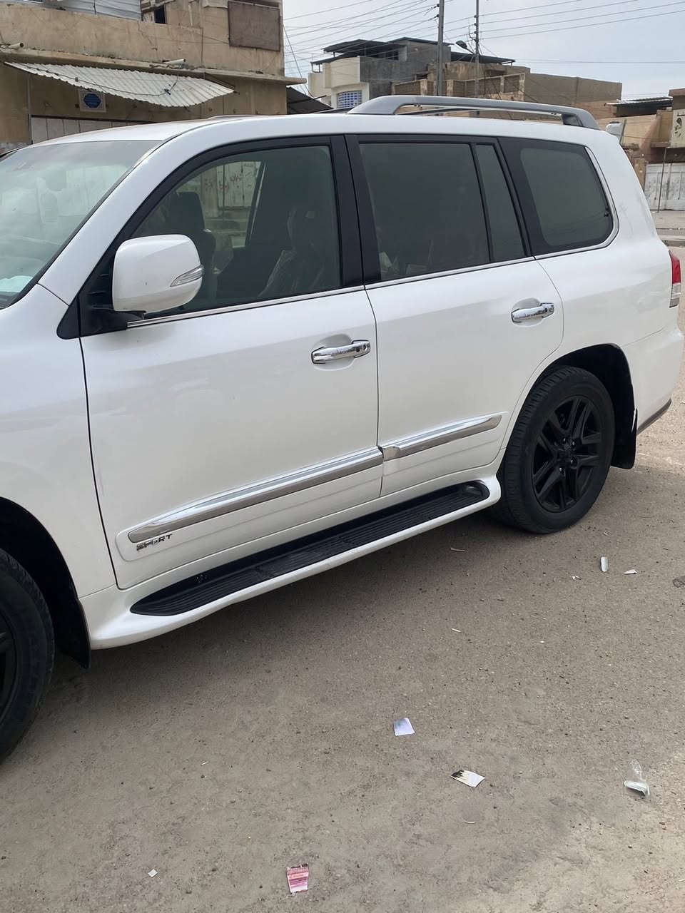 لكزس LX فئة S موديل 2014 خليجية كفالة عدا الجاملغ الامامي جهة السايق مفتوح والباب مفتوح وباقي السيارة كفالة عامة 
السيارة فول مواصفات للاخير 
ماشية 184 الف كيلومتر 
السيارة جديدة وجاهزة من كلشي حدادة وتبريد وتخم تاير  
السعر مناسب
للاستفسار واتساب او اتصال
***********
