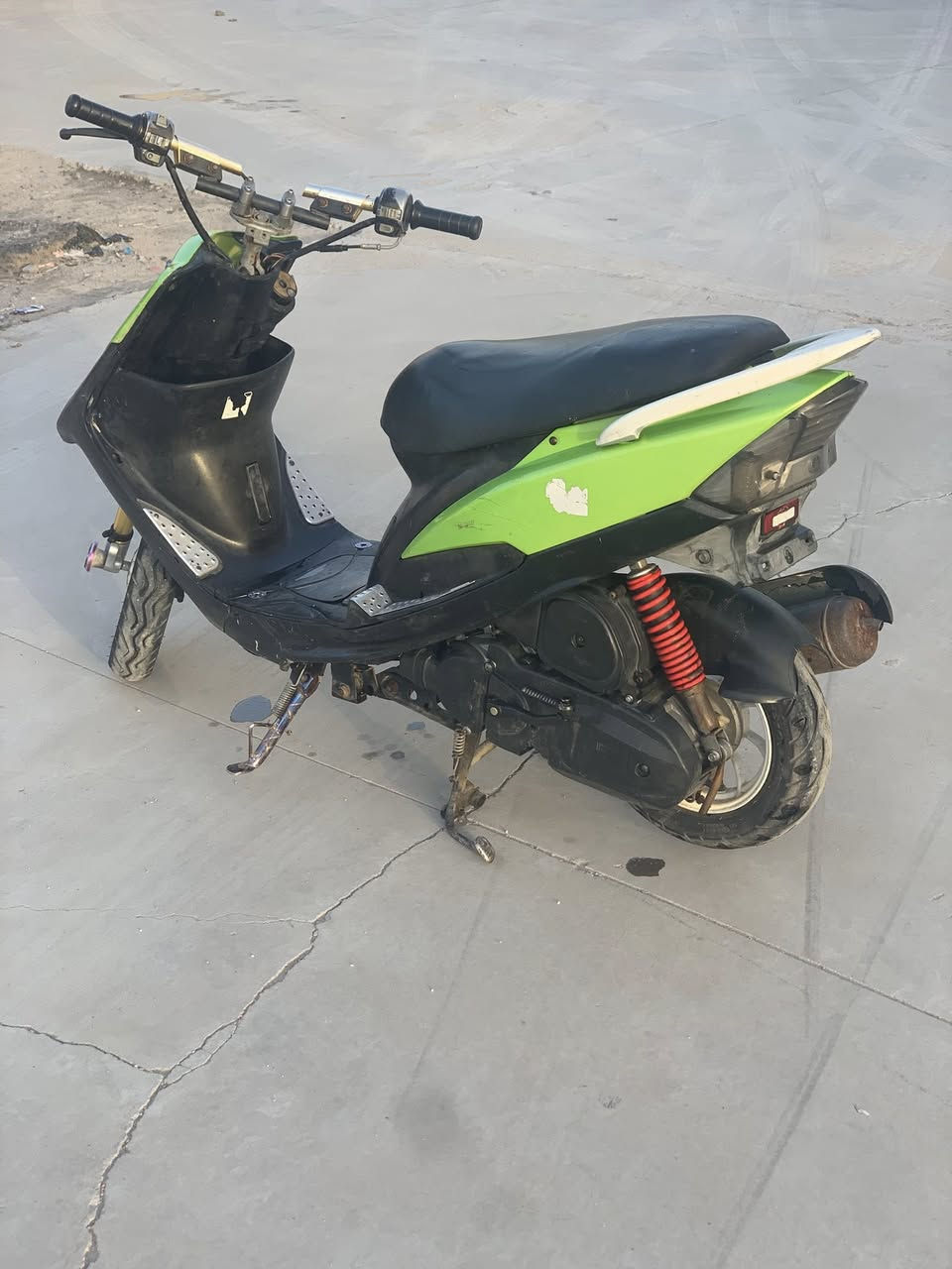 سلام عليكم دراجه ماكس عدله للبيع بوشه بلاديه ٤٩ دراجه حلوه ومال جناي يعني من اشتريتهه من الوكيل عندي هيه جانن بيهه كفرات لون رصاصي بلاديات بس بعتهن بكان الدرجه بصره معقل سعر ٧٠٠وبيه مجال رقم موبايل ***********
