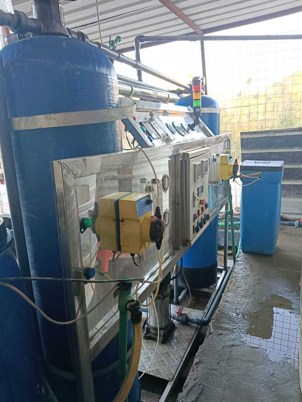 تحيه طيبه...
***********
منظومه ستلس ستيل 
منظومه 1000لتر في الساعه 
ممبرين جديد 
الاملاح من 4_8
تانكيات عدد 2 ابو 3000+2000
مع نظام اوزون لتعقيم المياه وطرد الارياح 
ميز تعبئه الدبات + مضخه تعبئه للدبات 
ويوجد فيها نظام غسل عكسي للممبرين يطيل عمر الممبرين 3سنوات
منظومه جداً نظيفه .
المكان: محافظه بابل _
الحمزه الغربي 
السعر : 27 $ ورقه
