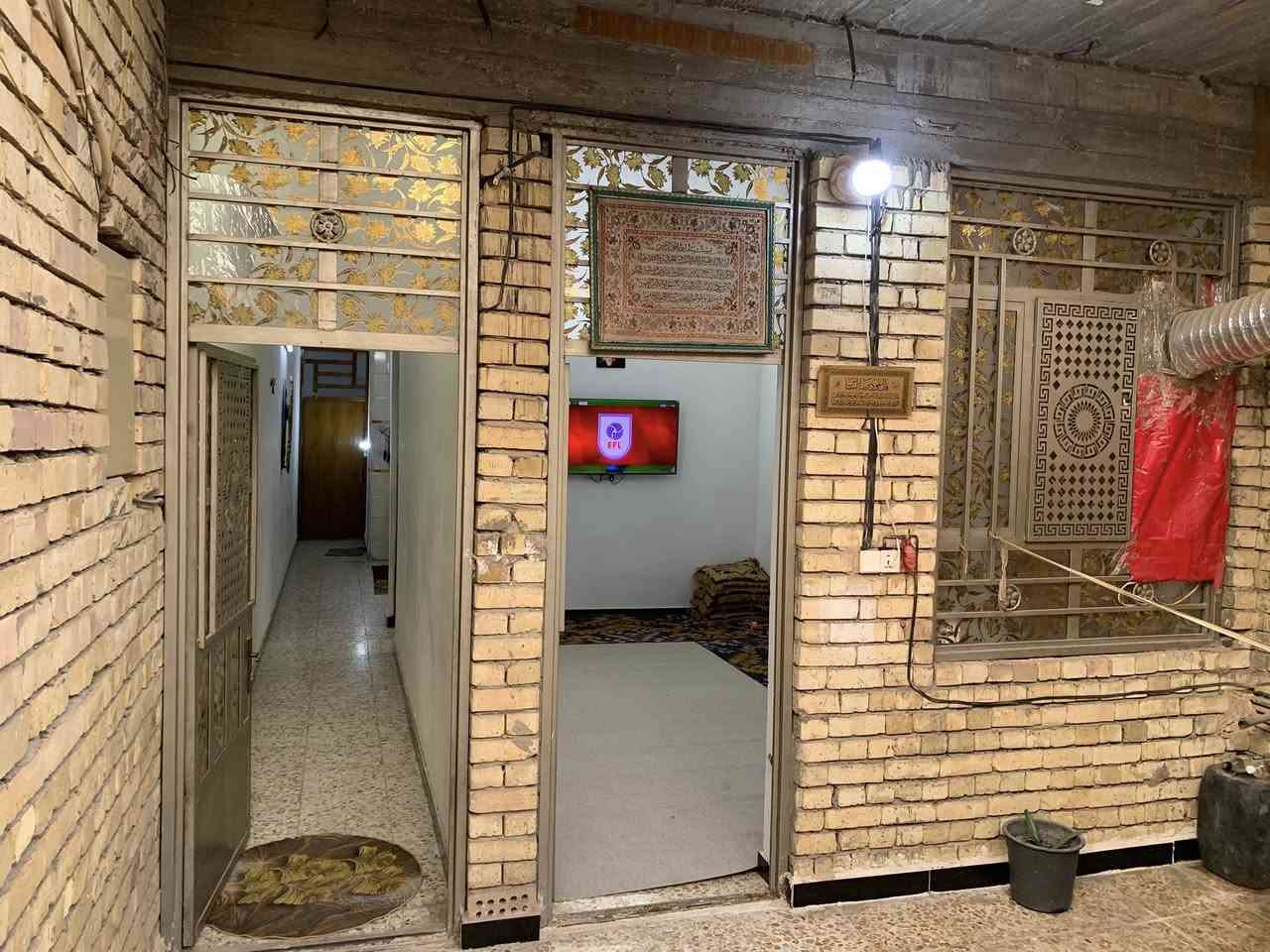 بيت للبيع   مساحه 100 / بغداد حي كوفه شارع صوره
مقاببل عقارات السلطان  ثالث بيت عن شارع الصوره / *********** 
للاستفسار  
السعر 85 بي مجال بسيط
