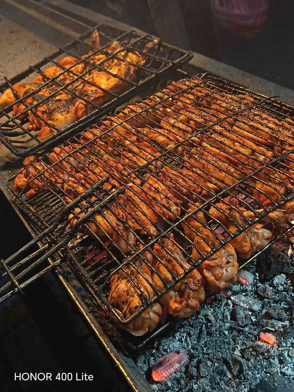 السلام عليكم
توفر لدينا اجنحة عراقية 100%🐔🪽 

النفر 10 قطع به الاف توصيل مجاني داخل الأمين... ***********
