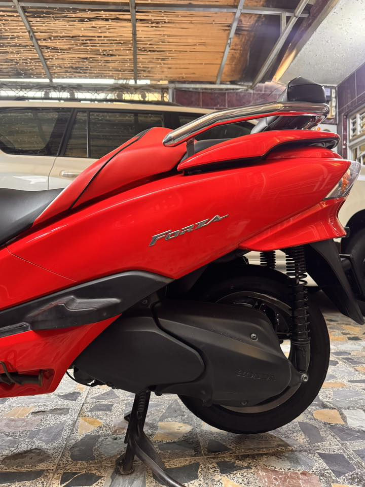 سلام عليكم شباب فورزه 0/10 للبيع فقط هـ***********
واتساب ***********
