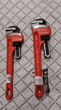 اسكول اصلي أمريكي حجم 12 و10للبيع اسعارمناسبه *********** بي وتساب يوجد توصيل كافت المحافظات
