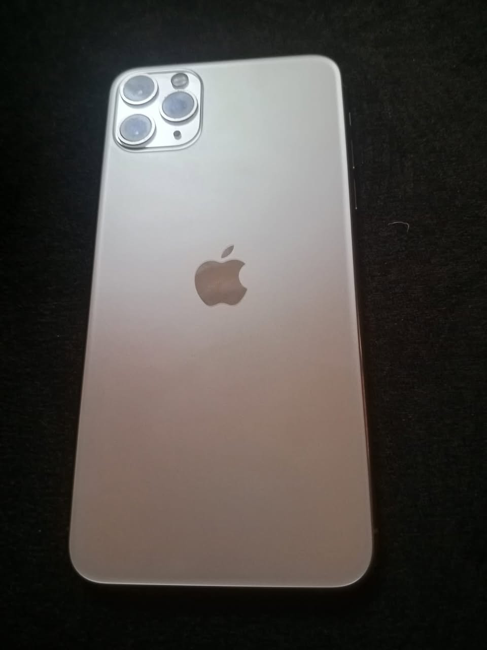 السلام عليكم
للبيعiPhone 11 Pro Max
مبدل بورد فقط 
الجهاز شاشة اصلية مالته
البطارية 86 البلادي مال الشركة
بصمة وجه متوقفه
ملاحظة:اخوان الشاشة والبطارية تظهر رسالة غير معروف بالاعدادت بسبب تبديل البورد
العنوان بغداد حي الاعلام الري 
للاتصال:***********
