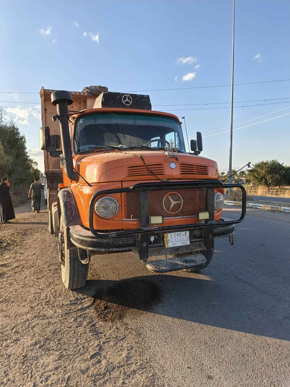 للبيع تريله تك موديل 81 رقم واسط تحويل ثاني يوم تخم تاير عربانه 28متر مكان السياره جزيرة الخالديه البوبالي رقم ***********
