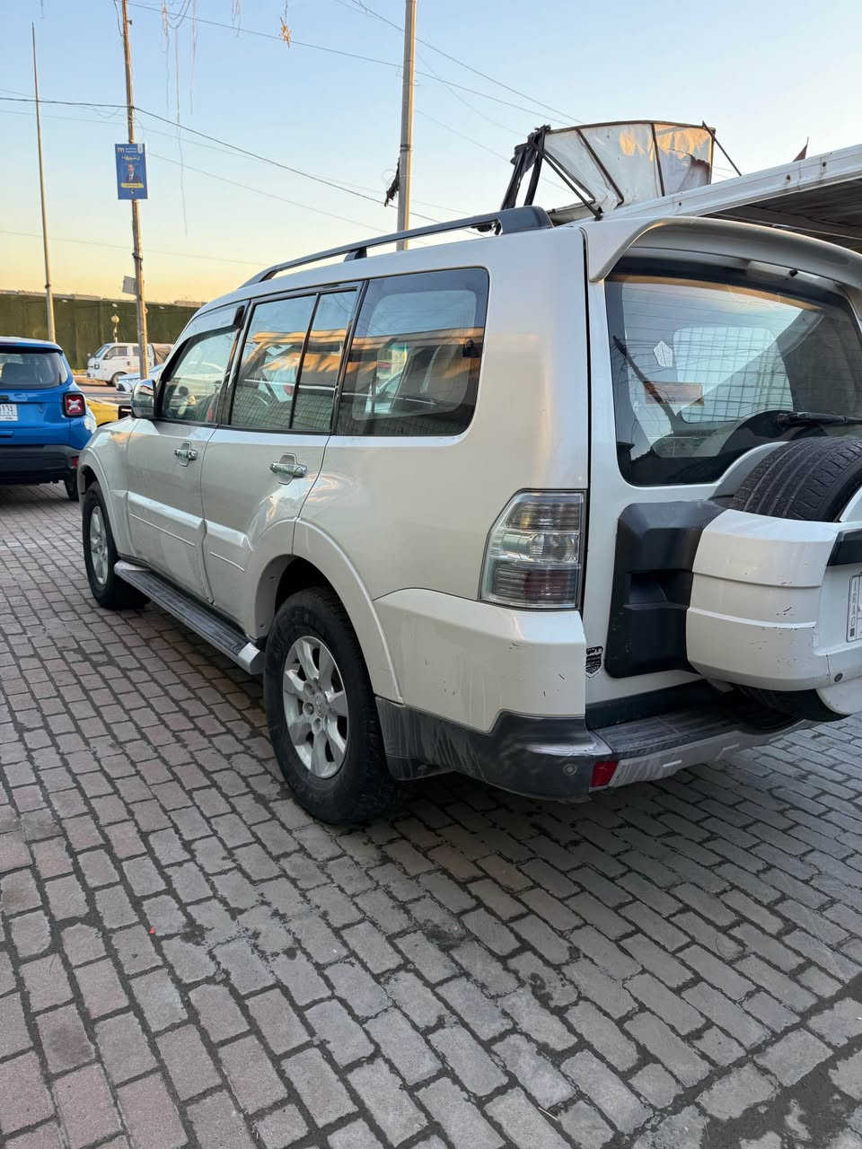 السلام عليكم باجيرو 2008 حبتور فول مواصفات مكفوله لا ضرب ولا صبغ ولا بارد الساره جاهزه السعر 123$ وبيه مجال الاستفسار ***********مكانه بغداد
