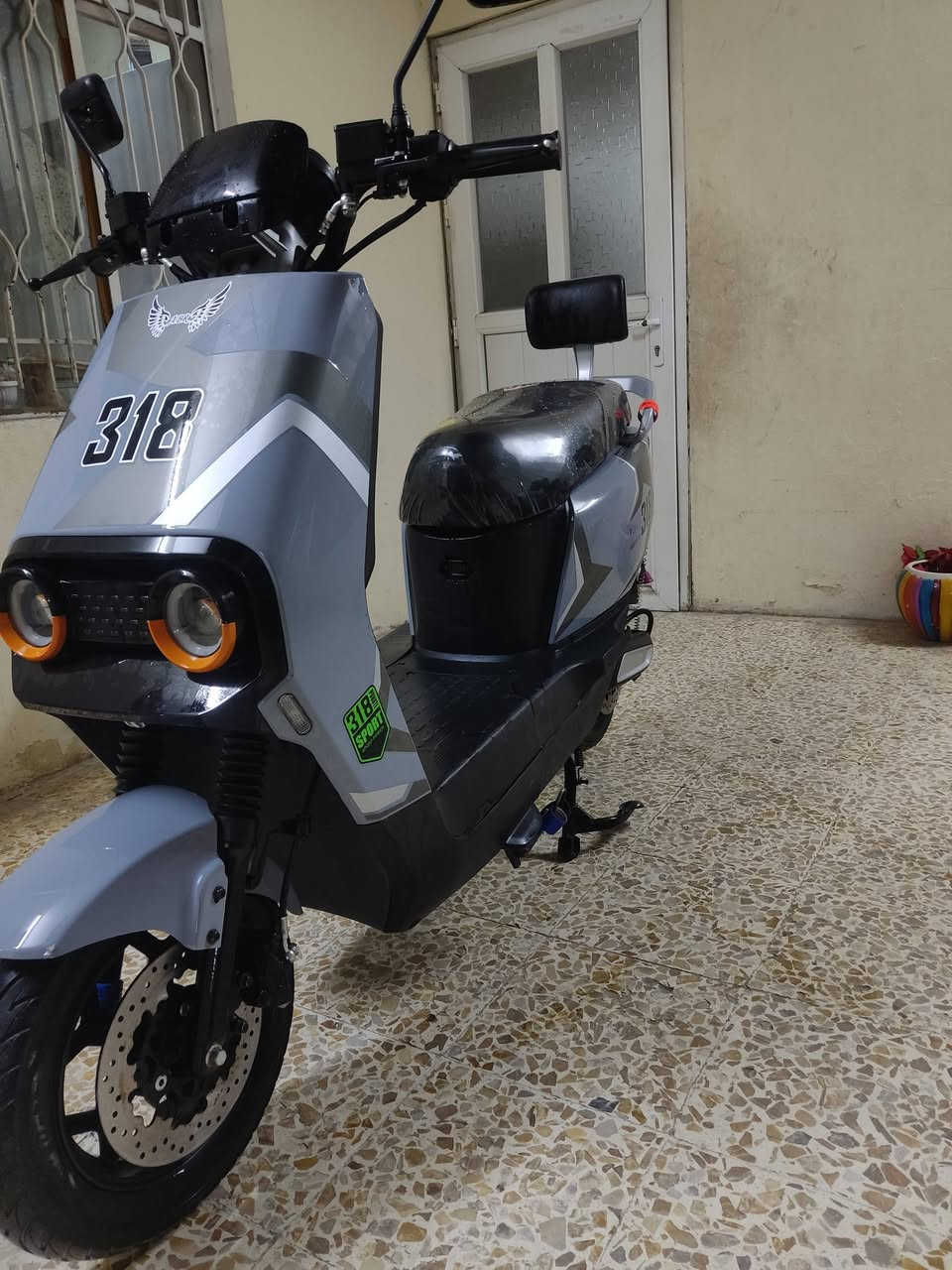 للبيع مطور شحن 318 ABR حديث   زيرو حت الوصل مالتو من اشتريتو موجود مطور بطاريات شرط ملف شرط 3 نمر سرعه 99 دبل أشاير لايت هورن شغال كلو شغال شرط ماشي تقريبن 2500 كيلو بك رجوع R السعر 600 وأبيه مجال حك جيه  مكاني موصل حي عدن  بيع فقط ماراوس


**إذا كنت صاحب هذا الإعلان وتريد حذفه لأي سبب، رجاءا أرسل رسالة إلى الدعم الفني**