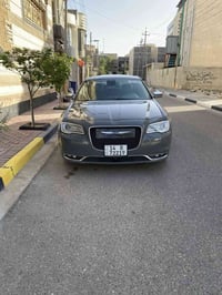 كرايسلر ٣٠٠ • للبيع