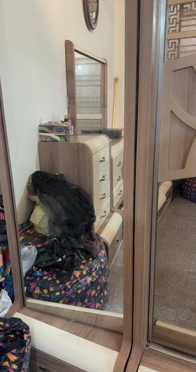 من رخصة الادمن.
للبيع. غرفة نوم تركيه باب اول من نوع ثقيله ١٠ قطع 
مكان الاعظميه  ***********.
