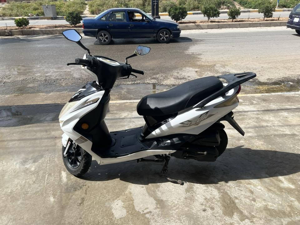 ماطور سكنس صيني 2022للبيع 
ماشي 29 الف 
كلشي شغال 
تشغيل عن بعد 
***********
***********

