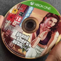 جويستك XBOX • قرص GTA V • ناصرية